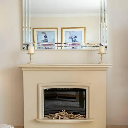 Enjoy Sea Views From 2br With Parking, Pool, Wifi * Εστεπόνα