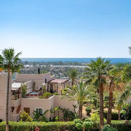 Διαμέρισμα Enjoy Sea Views From 2br With Parking, Pool, Wifi *