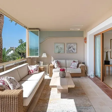 Enjoy Sea Views From 2br With Parking, Pool, Wifi *