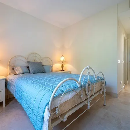 Διαμέρισμα Enjoy Sea Views From 2br With Parking, Pool, Wifi