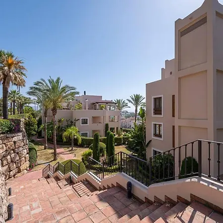 Enjoy Sea Views From 2br With Parking, Pool, Wifi Διαμέρισμα *
