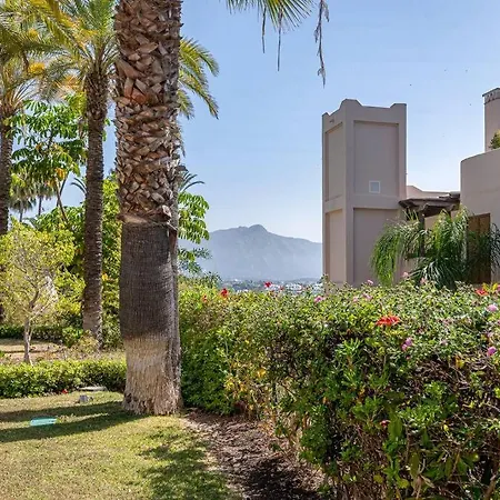 Enjoy Sea Views From 2br With Parking, Pool, Wifi