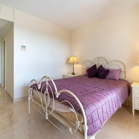 Enjoy Sea Views From 2br With Parking, Pool, Wifi アパート *