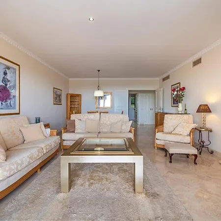 Enjoy Sea Views From 2br With Parking, Pool, Wifi エステポナ
