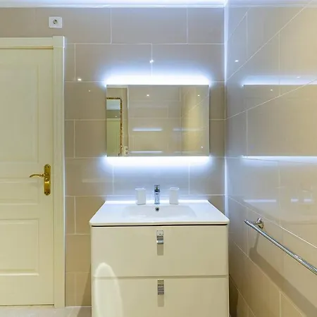 アパート Enjoy Sea Views From 2br With Parking, Pool, Wifi エステポナ
