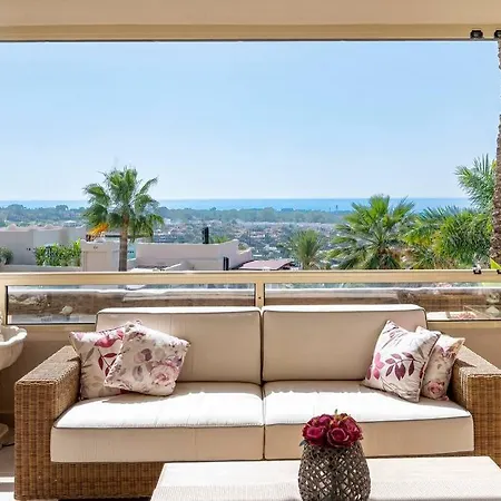 Enjoy Sea Views From 2br With Parking, Pool, Wifi 公寓