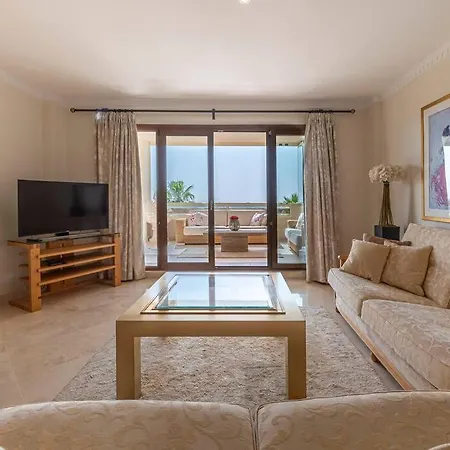 Enjoy Sea Views From 2br With Parking, Pool, Wifi *